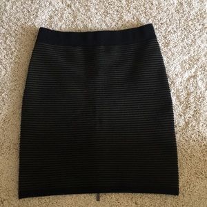 NWT BANANA REPUBLIC bodycon skirt size xs.